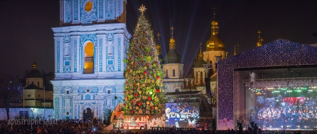 В Киеве зажгли главную елку страны