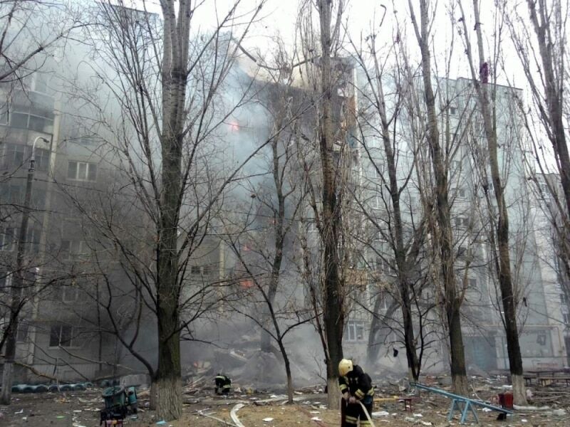 В Волгограде взорвалась жилая девятиэтажка: десятки пострадавших