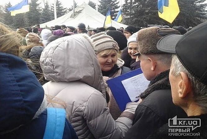 "Майдан" в Кривом Роге: участники вече вновь требуют перевыборов мэра