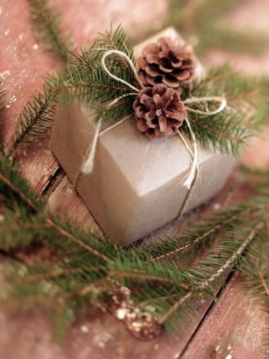Как упаковать новогодние подарки: 30 отличных примеров