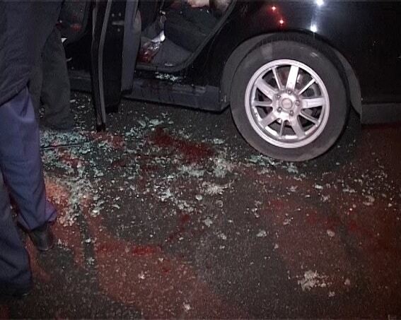 В Киеве неизвестные расстреляли такси: есть погибший