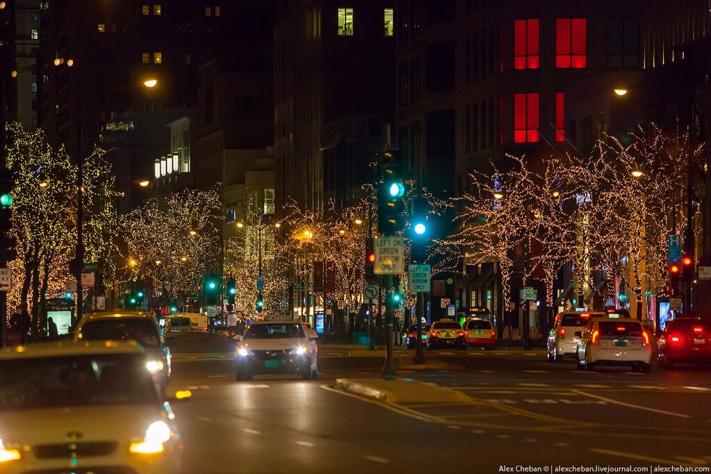 Как Нью-Йорк готовится к Рождеству: яркие фото сверкающего праздничными огнями города