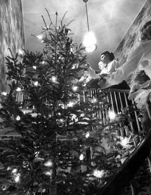 LIFE опубликовало 20 старинных фото, пропитанных духом Рождества