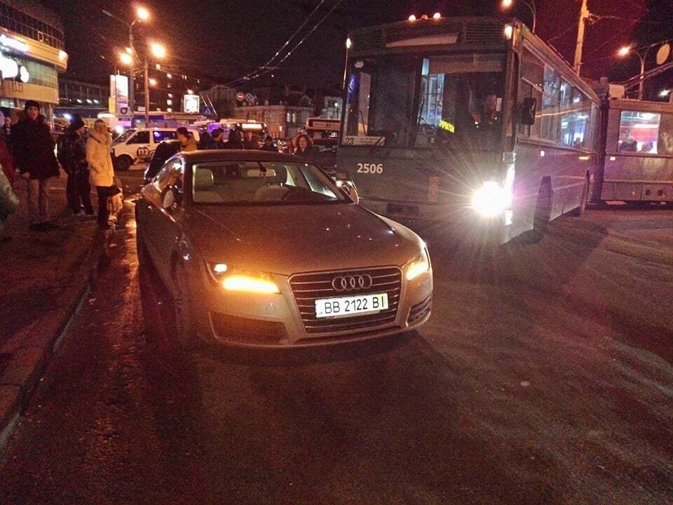 Привіт, столиця: "герой парковки" з Луганська кинув авто посеред дороги