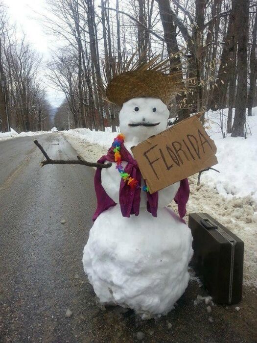 Добірка креативних сніговиків від людей із чудовим почуттям гумору