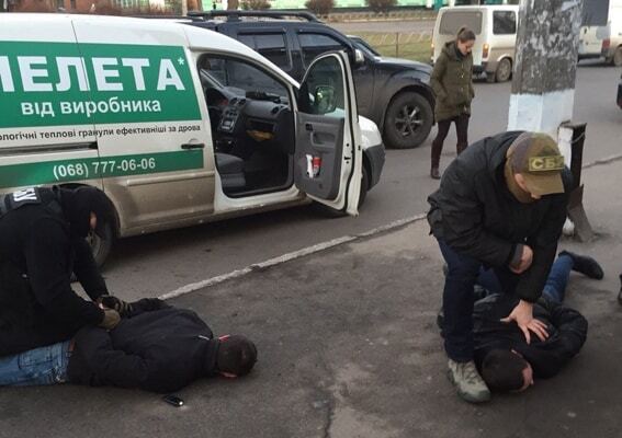 Наркоторговці в погонах: у Київській області затримана група дилерів