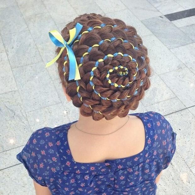 Коса с лентой - это модно: лучшие видеоуроки и пошаговые мастер-классы