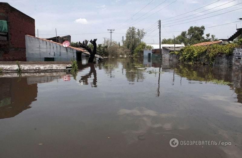 В Южной Америке наводнение лишило жилья 150 тысяч человек: опубликованы фото