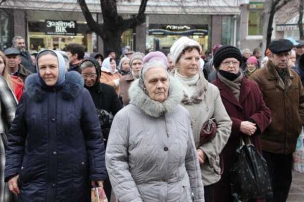 Стычки и сломанные микрофоны: в Кировограде протестуют против переименования в Ингульск