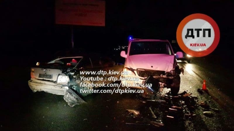 Лобовое ДТП под Киевом: водитель погибла, разбиты 10 машин