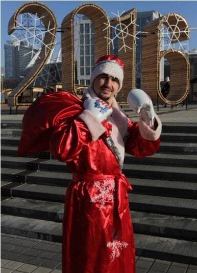 Чемпион мира по боксу провел яркую фотосессию в центре Киева