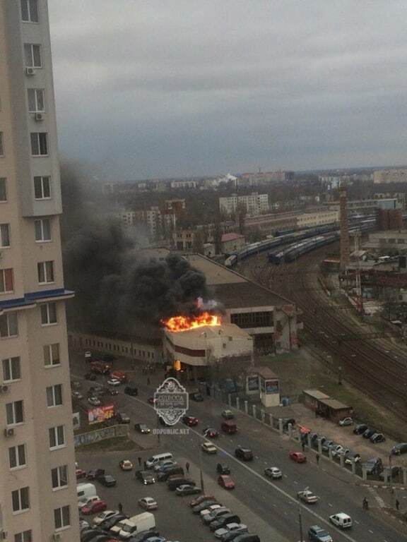 В Одессе вспыхнул пожар в ночном клубе "Огни": опубликованы фото и видео