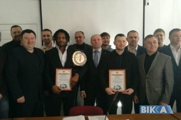 В Україні нагородили бійця, який нокаутував у Москві американську легенду