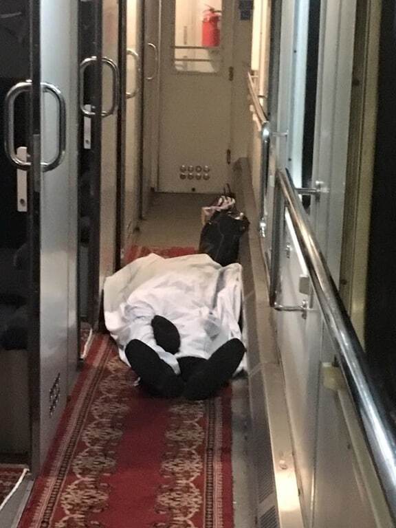 Шокирующая смерть: пассажир умер в пути из-за "европейского" сервиса "Укрзалізниці"