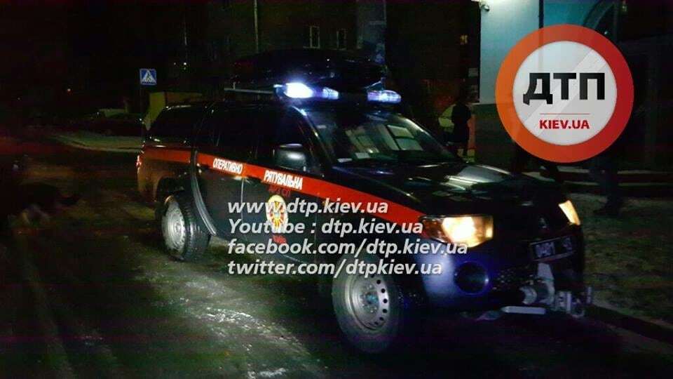 В Киеве грабители с автоматами пошли на таран полицейских: опубликованы фото