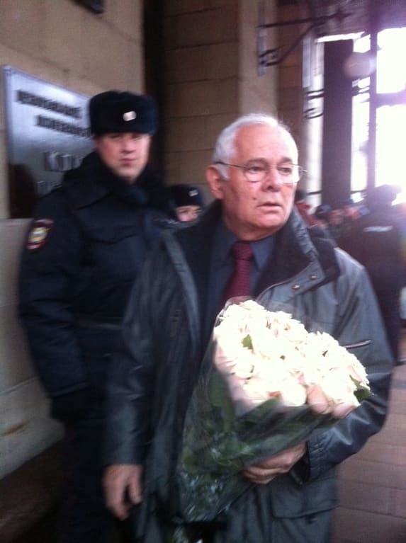 Кінець епохи. Похорон Ельдара Рязанова закінчилися скандалом: фото і відео церемонії