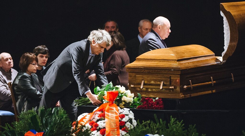 Конец эпохи. Похороны Эльдара Рязанова закончились скандалом: фото и видео церемонии