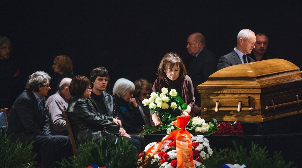Конец эпохи. Похороны Эльдара Рязанова закончились скандалом: фото и видео церемонии