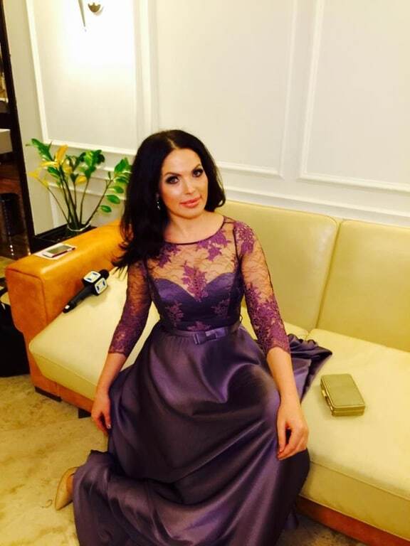 Влада Литовченко поразила платьем от украинского дизайнера (фото)