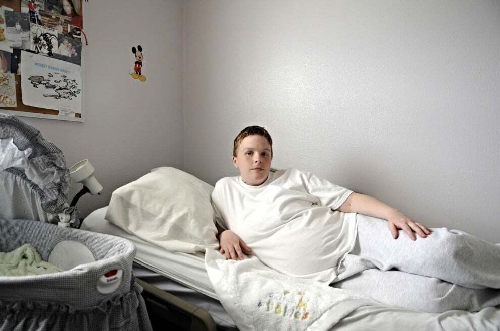 Рожденные за решеткой: как становятся родителями в тюрьмах США