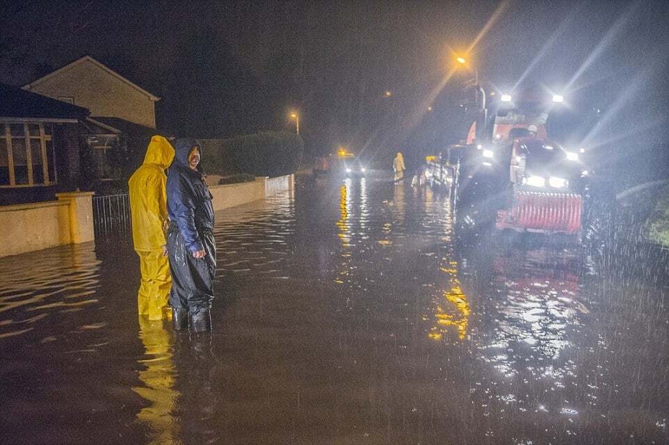 Мародеры орудуют в пострадавших от наводнения районах Великобритании