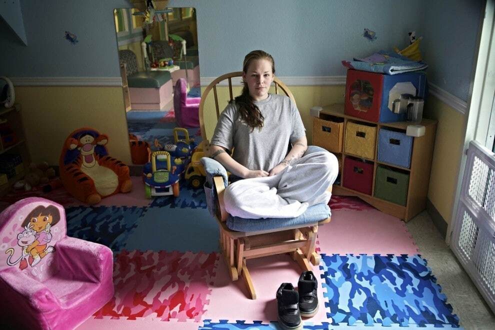 Рожденные за решеткой: как становятся родителями в тюрьмах США