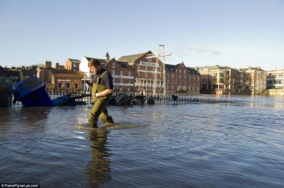 Мародери орудують у районах Великобританії, що постраждали від повені