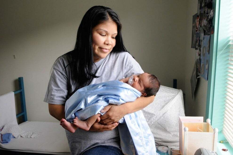 Рожденные за решеткой: как становятся родителями в тюрьмах США