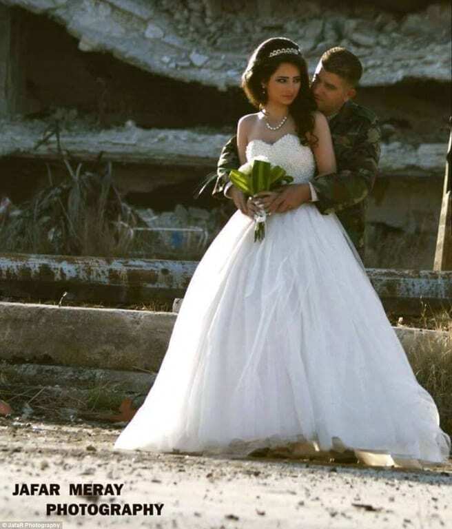 Счастье на руинах: молодожены поразили мир свадебными фото в разоренной Путиным Сирии