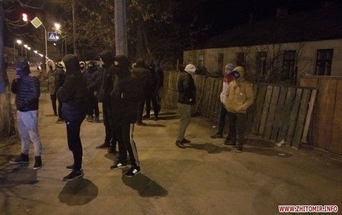 Захват Житомирской кондфабрики: к предприятию привезли "титушек" и полицию