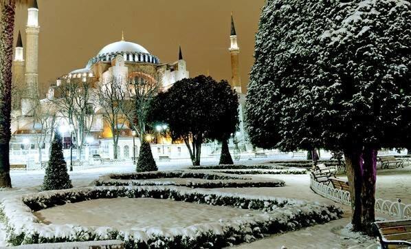 Снежная сказка: в канун Нового года Турцию замело. Фоторепортаж