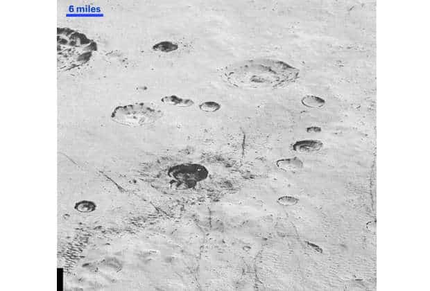 NASA показало детальные фото "бесплодных земель" Плутона