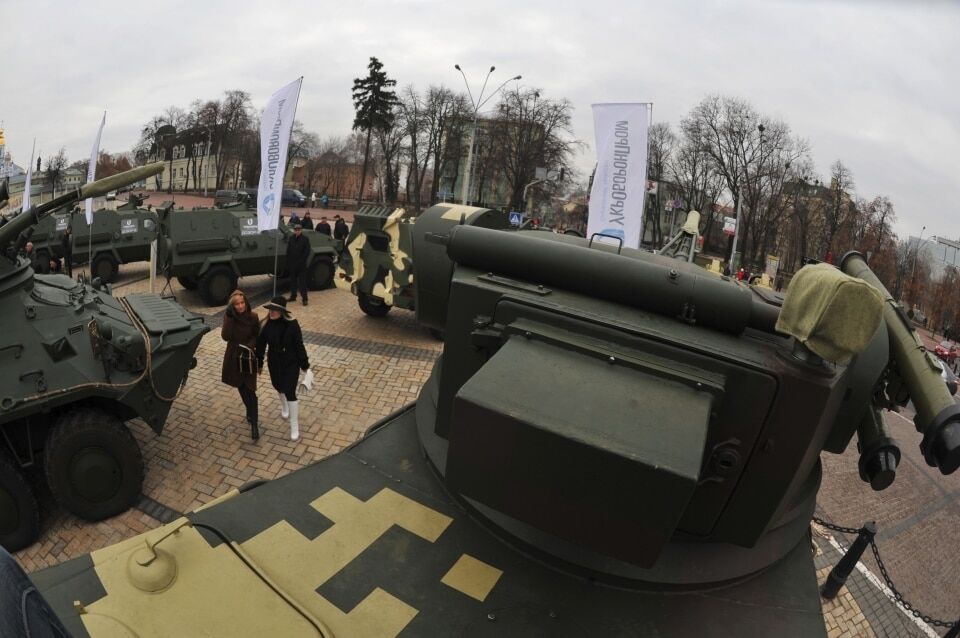 В Киеве открылась грандиозная выставка "Оружие победы": опубликованы фото