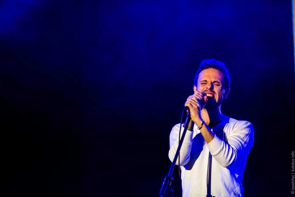 "Падаю вверх": 5'nizza презентовала новую песню в киевском Дворце спорта