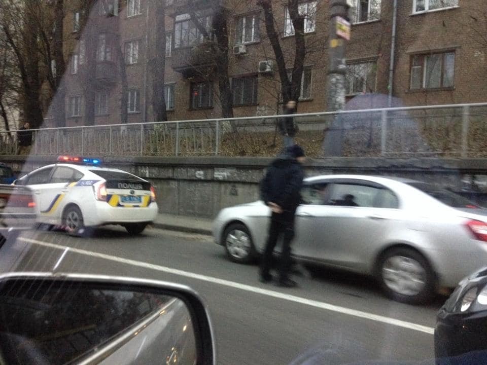 Полиция Киева в тянучке устроила охоту на автонарушителей: опубликованы фото