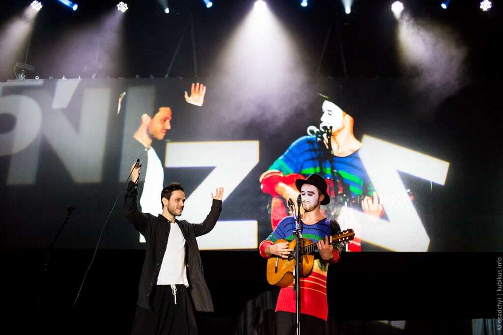 "Падаю вверх": 5'nizza презентовала новую песню в киевском Дворце спорта