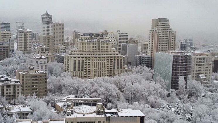 В жарком Иране выпал снег: фоторепортаж с заснеженных улиц