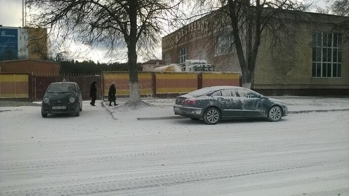 "Вибух на макаронній фабриці": у Білорусі випав "сніг" з борошна. Фоторепортаж