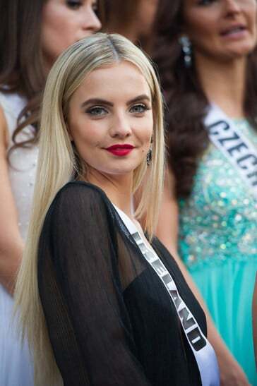 "Мисс Вселенная 2015": представительница Украины встретилась с соперницами