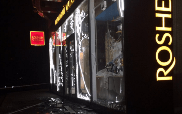 В Харькове возле магазина Roshen прогремел взрыв