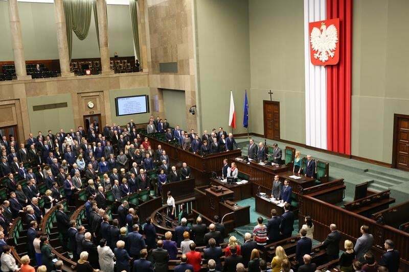Депутаты Сейма Польши склонили головы перед жертвами Голодомора: фотофакт