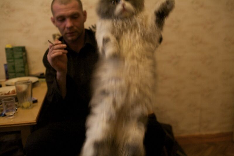 Канадський фотограф зробив шокуючу підбірку знімків з Росії "П'яна наречена"