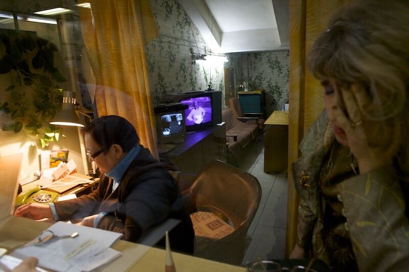 Канадський фотограф зробив шокуючу підбірку знімків з Росії "П'яна наречена"