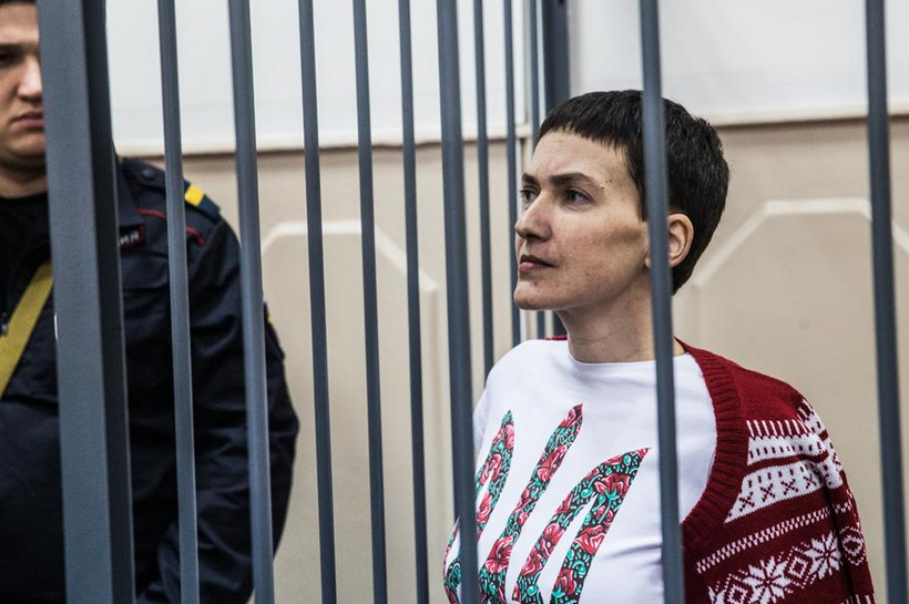 Савченко, що голодує, прибула в суд: її зустріли сльозами і оплесками. Опубліковані фото