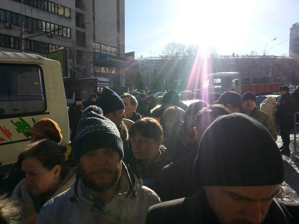 В московський суд у справі Савченко вишикувалася черга