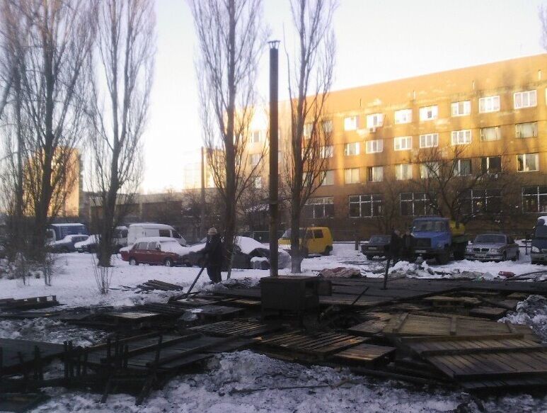 В Киеве при пожаре в пункте обогрева погибла женщина