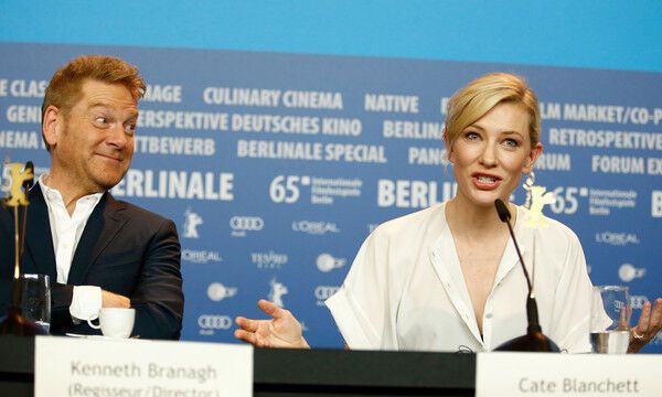 Откровенное платье Золушки на пресс-конференции в Берлине