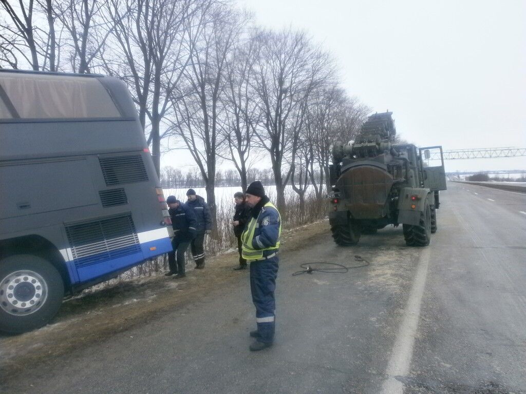 ДТП с двумя автобусами под Киевом: спасены 19 пассажиров