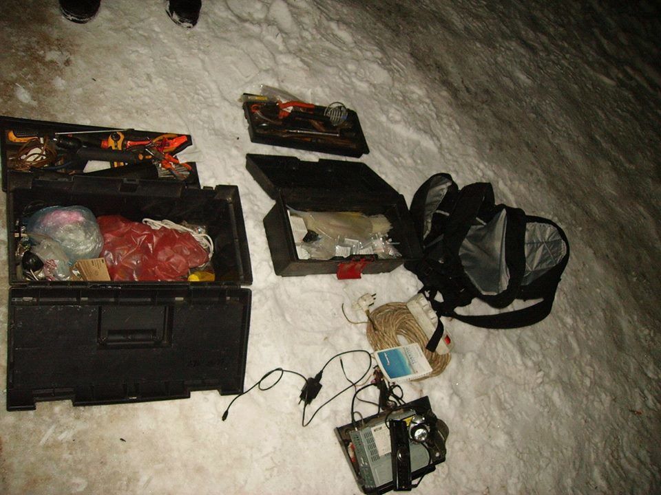 В Киеве автовор с беременной женой попались на краже шампанского и инструментов: фото "Бонни и Клайда"