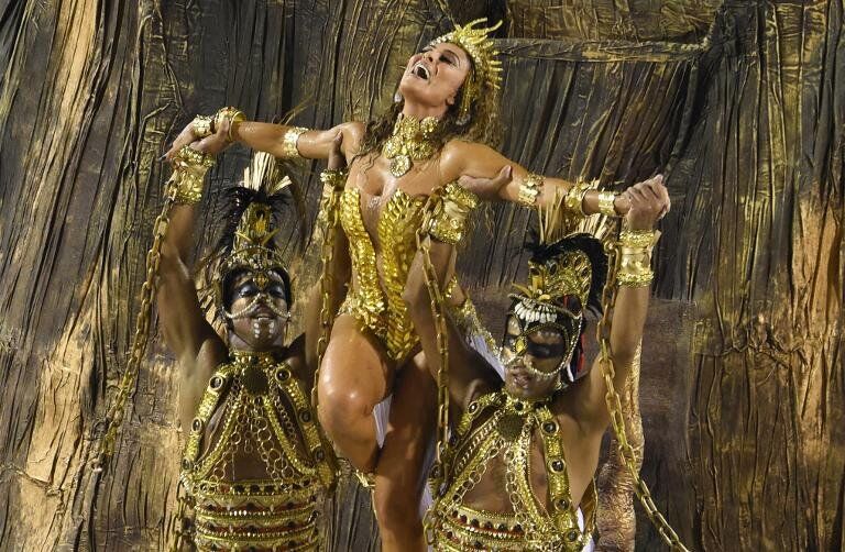 В Рио начался карнавал: невероятное шоу и самые красивые танцовщицы